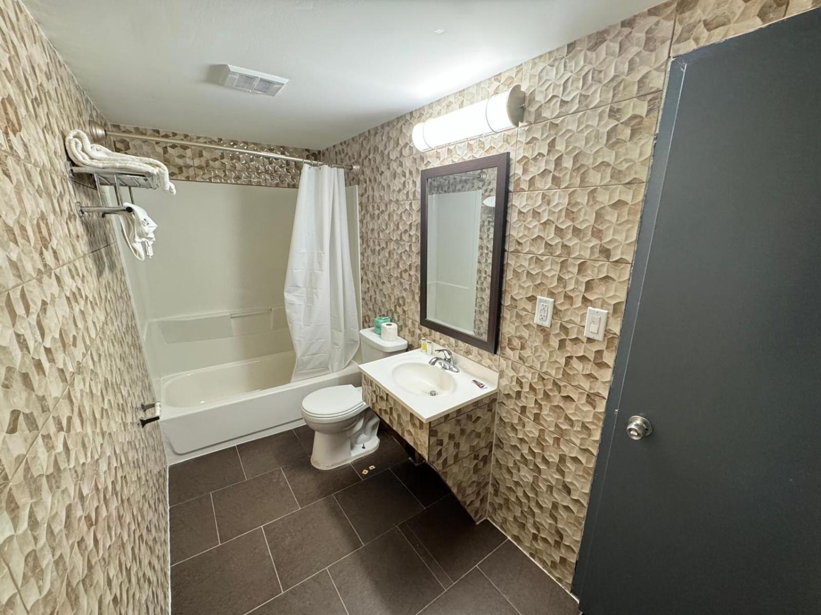 Essence Express Elizabeth Ewr Airport 호텔 외부 사진
